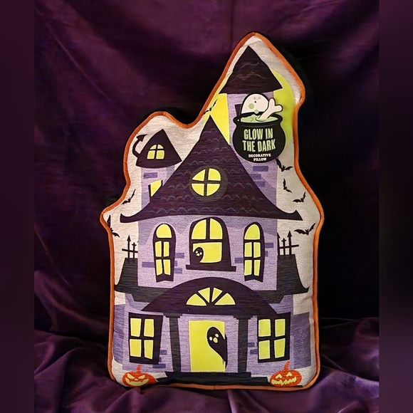 Haunted House Glow in the Dark Pillow with Ghosts, Pumpkins, and Bat's - Picture 3 of 5
